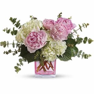 Peony and hydrangea bouquet in pink glass vase T145-2B